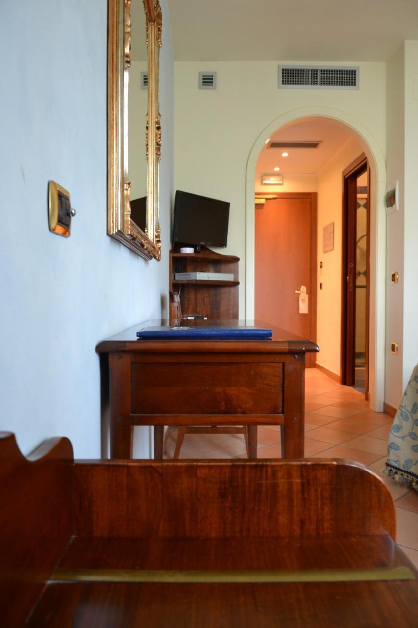 Villa Luigi Hotel & Restaurant Nuova Gestione Villa Rosa Di Martinsicuro Zewnętrze zdjęcie